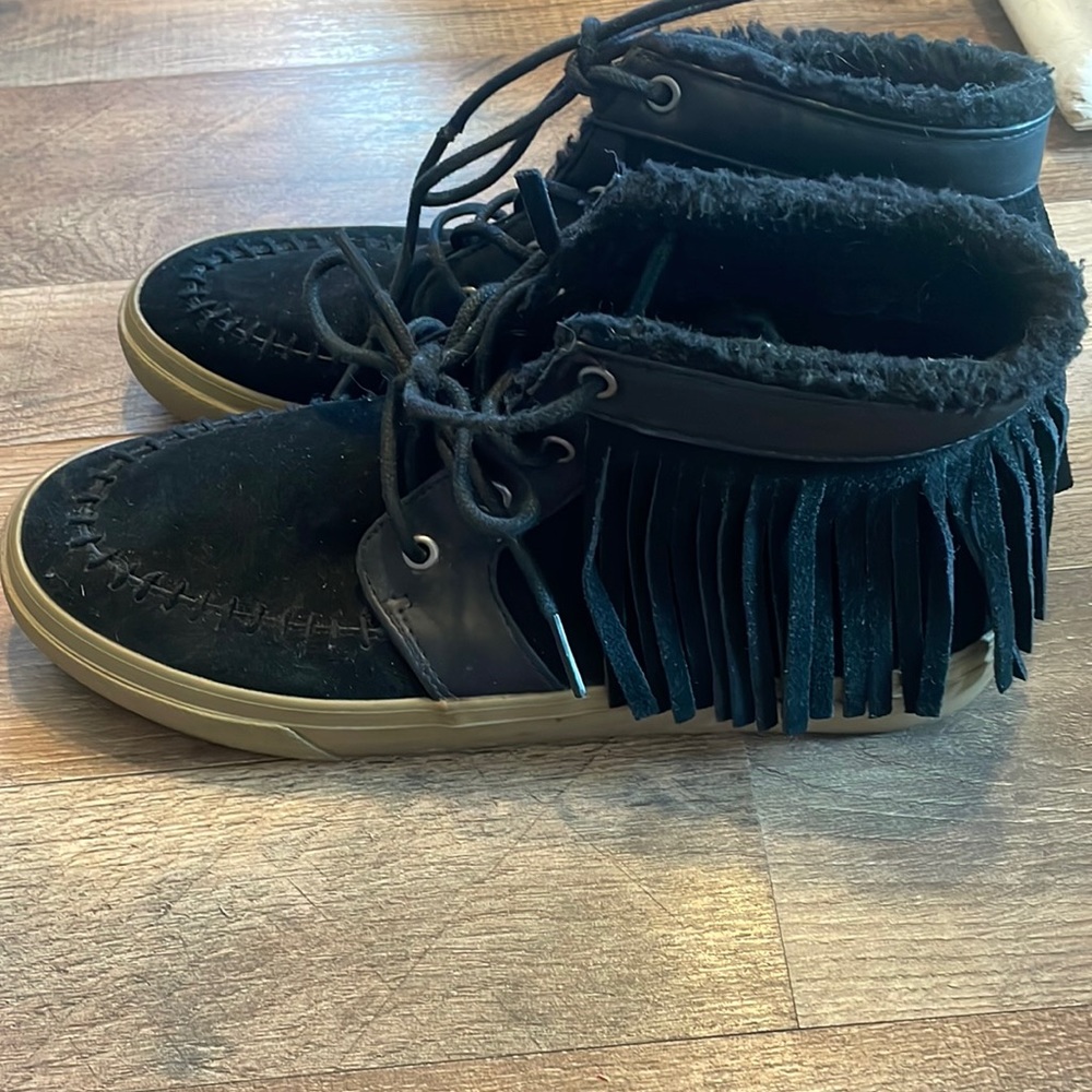 Size 8 American Eagle Suede Boots